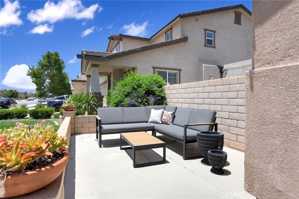 18026 Crabapple Court Property Photo 5