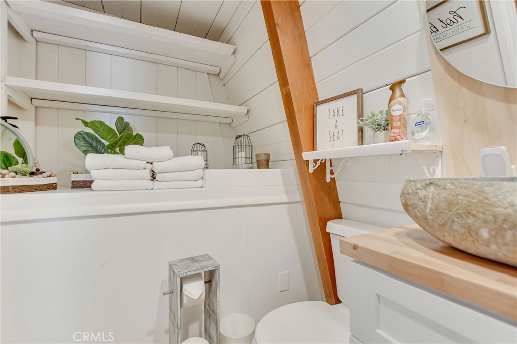 43075 Encino Road Property Photo 24