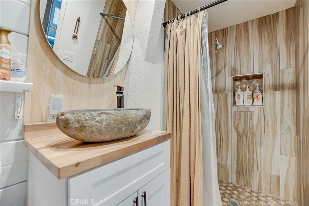 43075 Encino Road Property Photo 25
