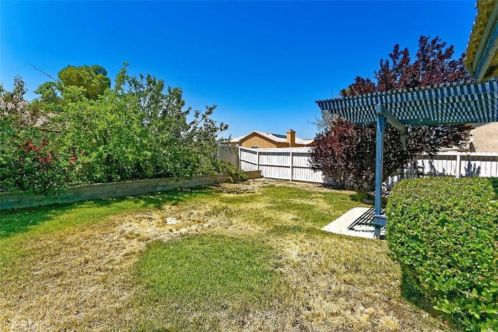 14385 Del Amo Drive Property Photo 5