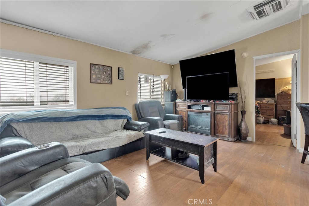 9125 Visalia Avenue Property Photo 7