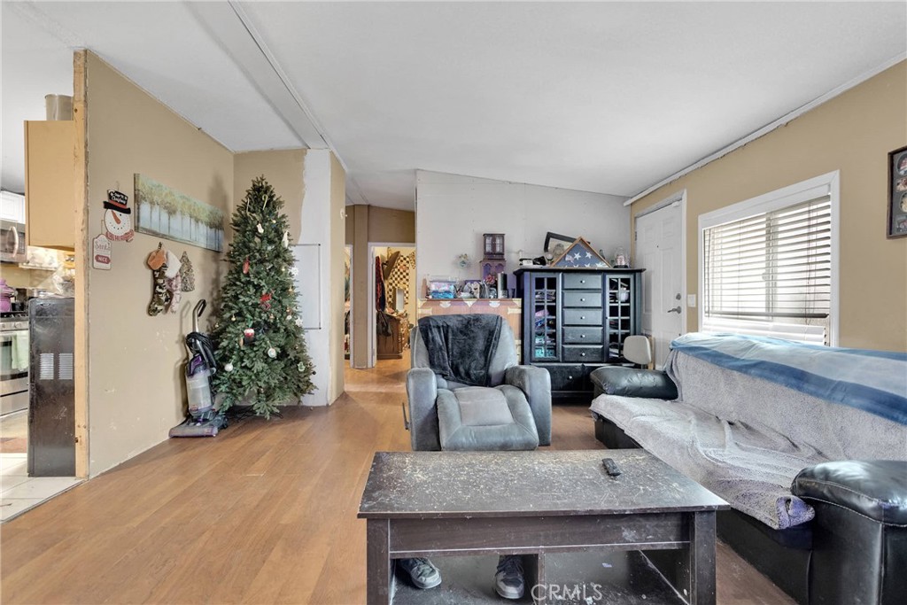 9125 Visalia Avenue Property Photo 8