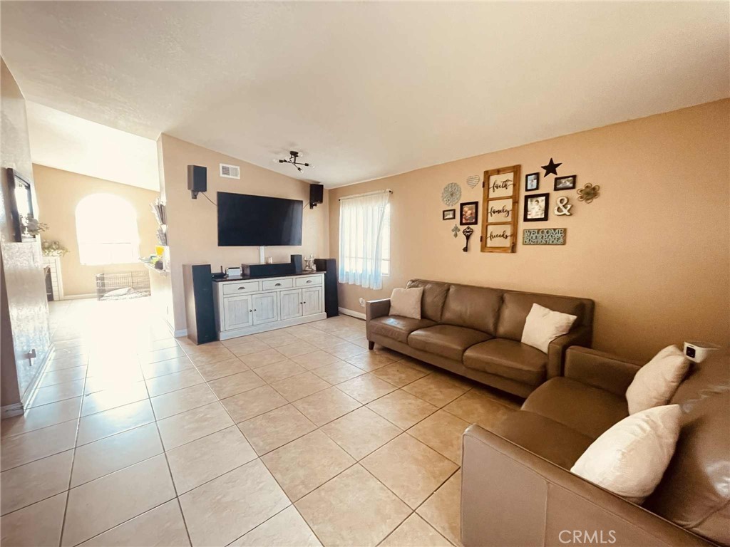 14462 Ivy Street Property Photo 3