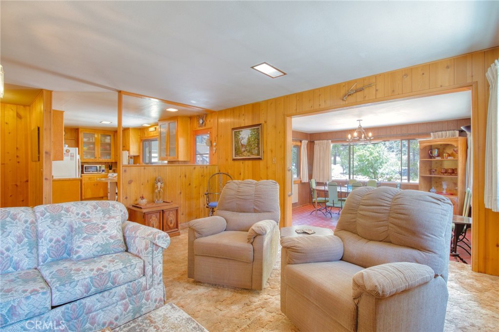 960 Snowbird Road Property Photo 9