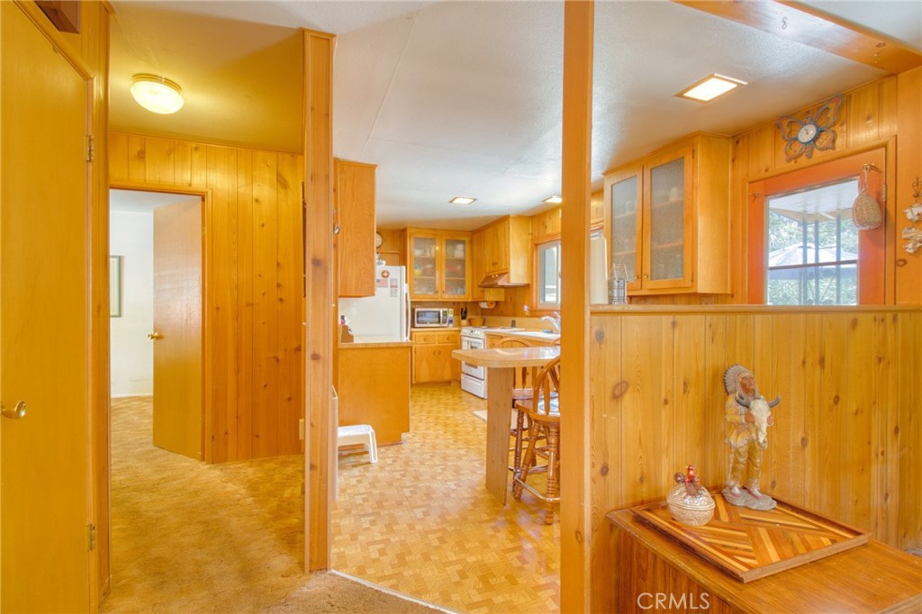 960 Snowbird Road Property Photo 14