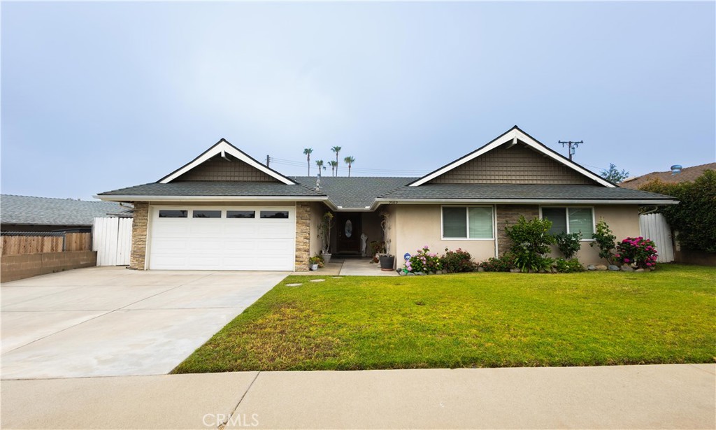 9025 La Vine Street Property Photo 1