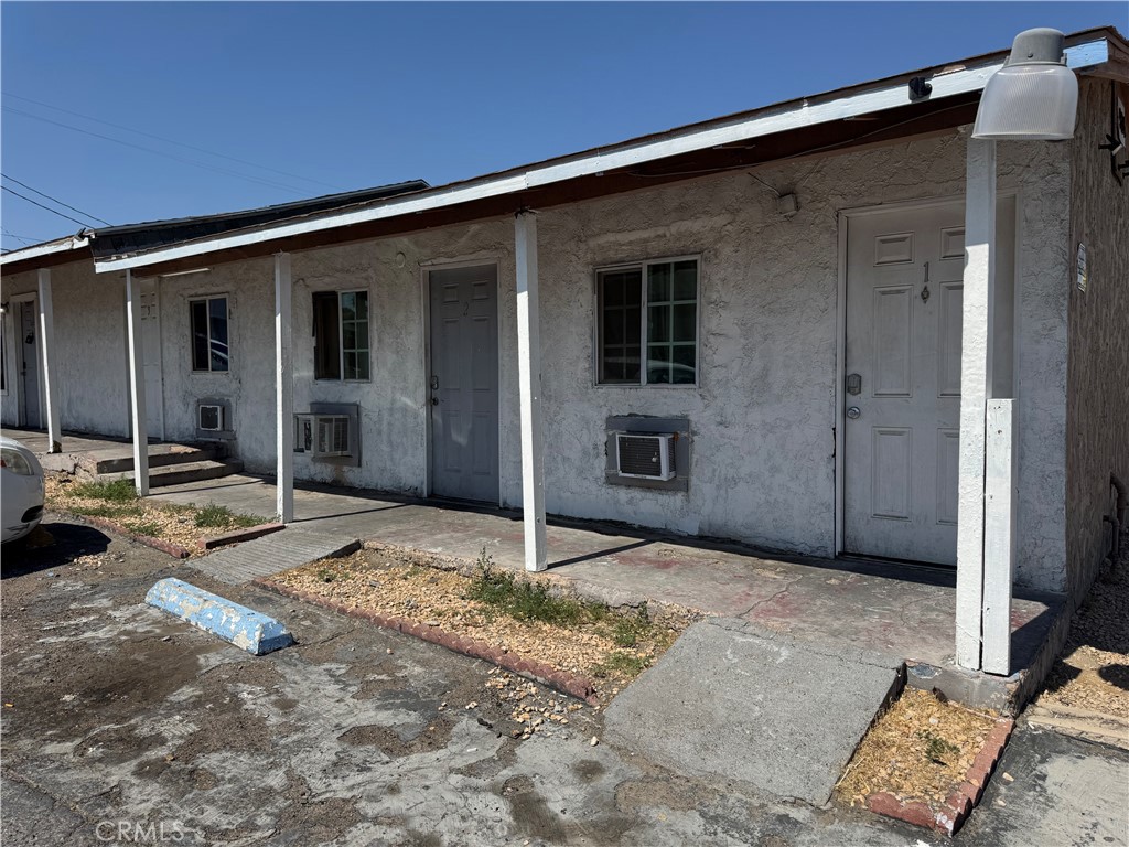 924 E Main Street Property Photo 1