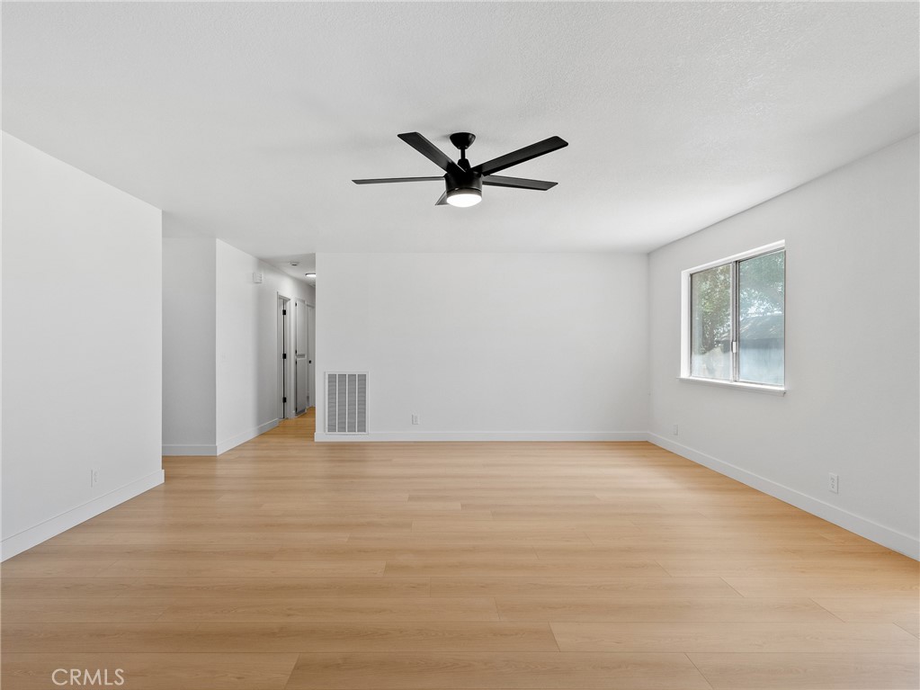 11319 1st Avenue Property Photo 8