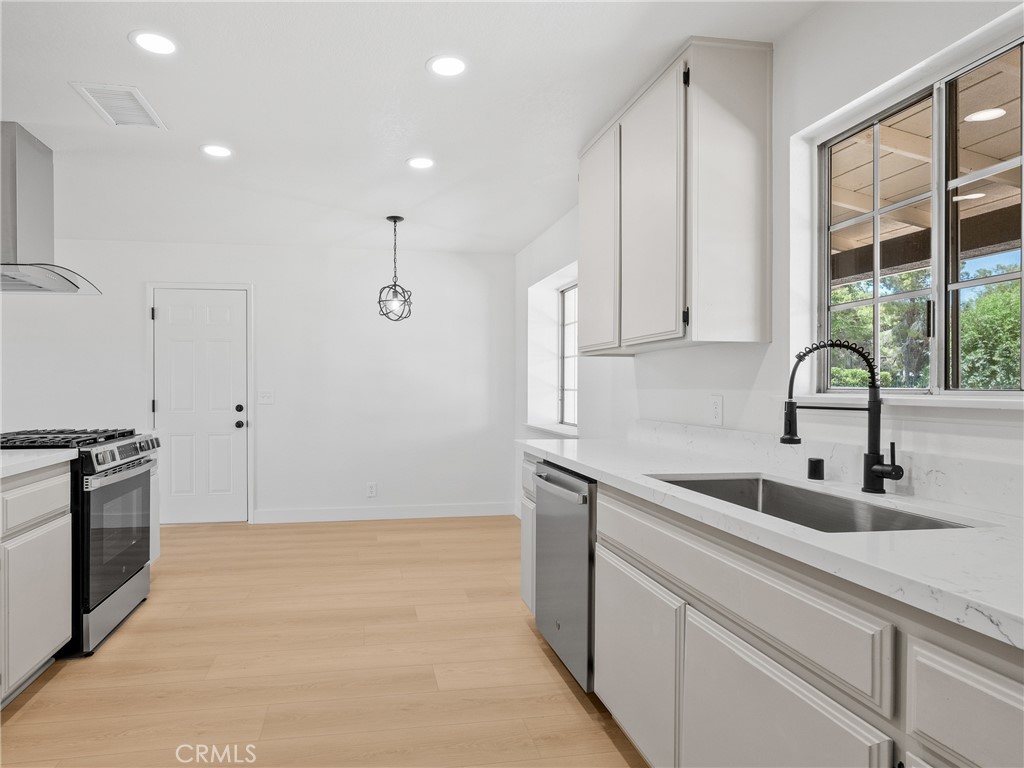 11319 1st Avenue Property Photo 11
