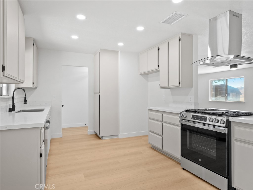 11319 1st Avenue Property Photo 12