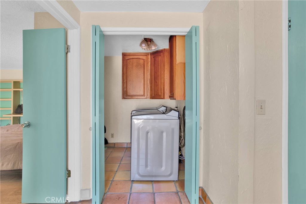 7165 Lyons Avenue Property Photo 28