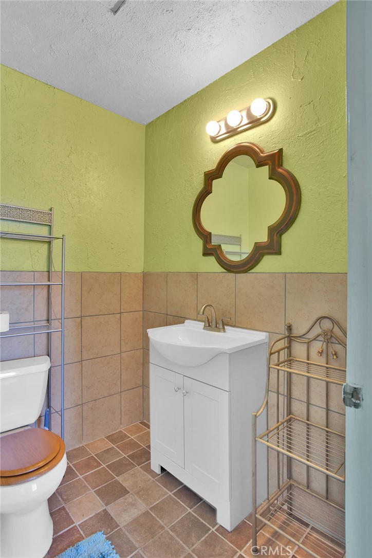 7165 Lyons Avenue Property Photo 32