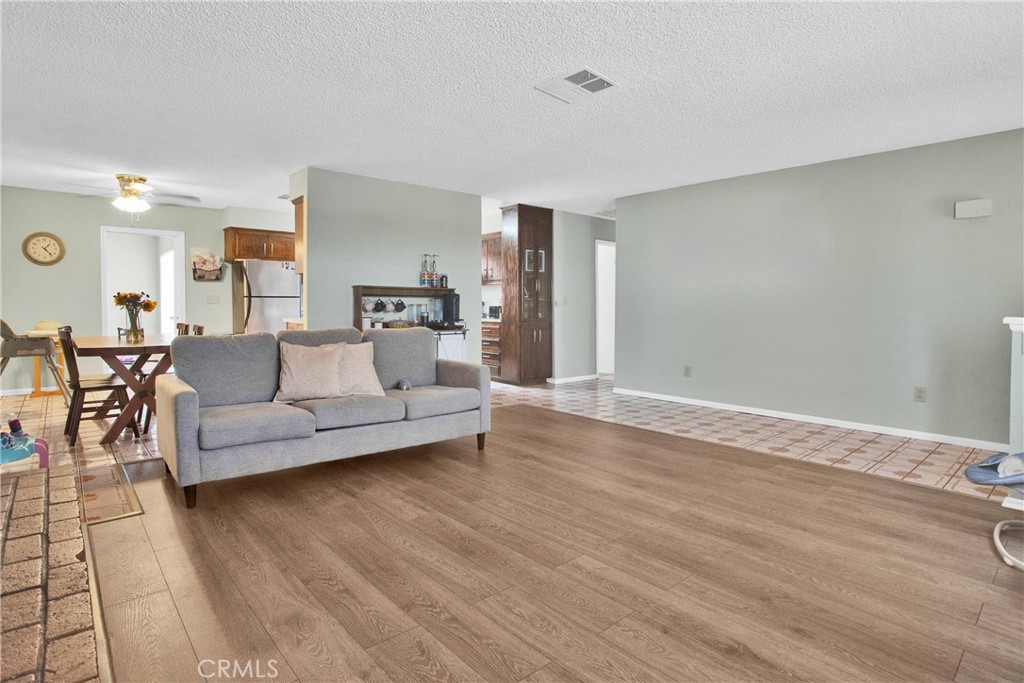 9431 7th Avenue Property Photo 8