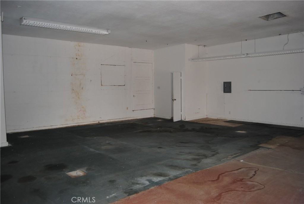 872 E Williams Street Property Photo 6