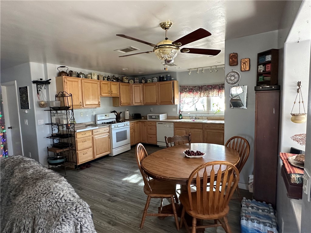 8625 C Avenue Property Photo 4