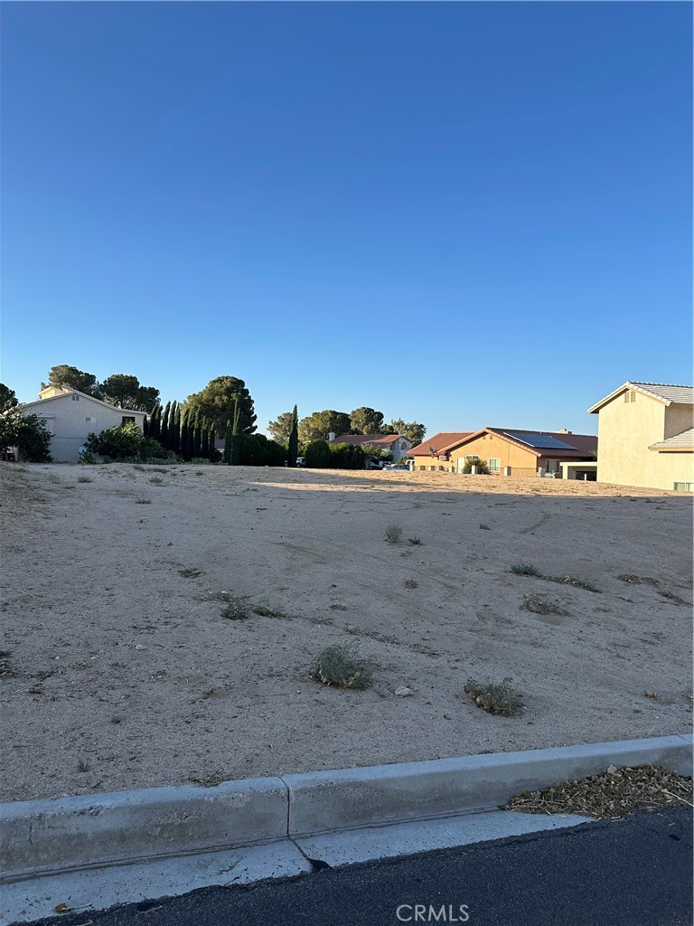 14852 Autumn Property Photo 3