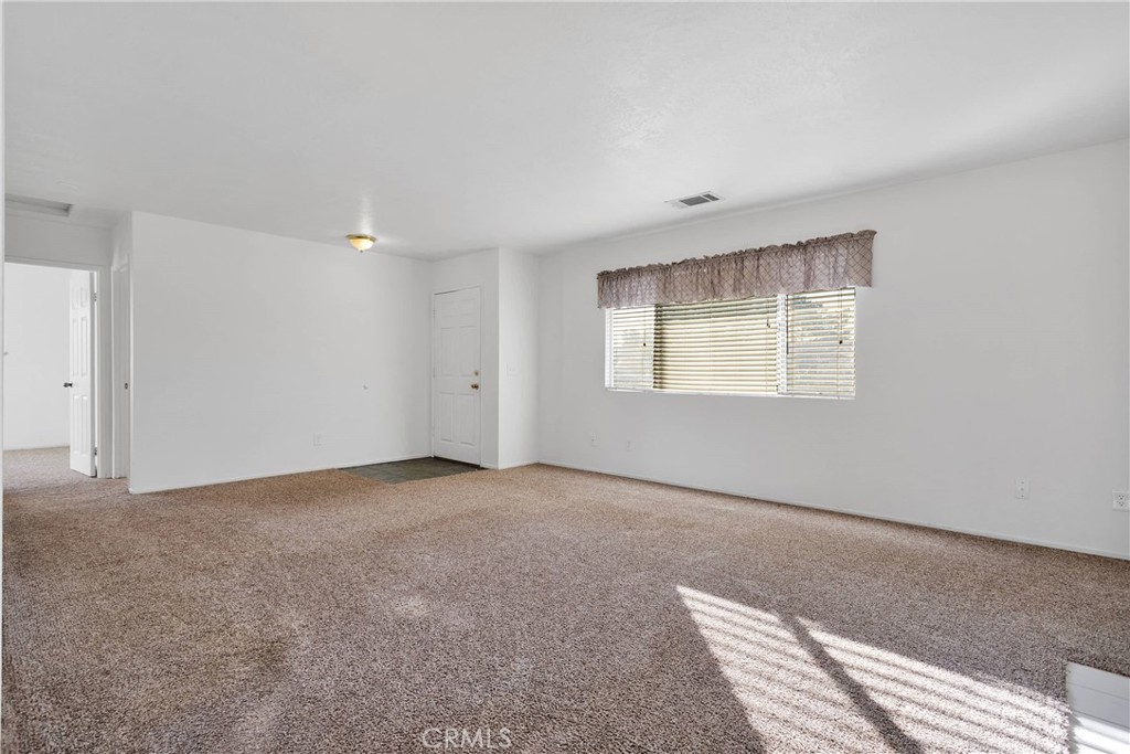14160 Ivanpah Road Property Photo 6