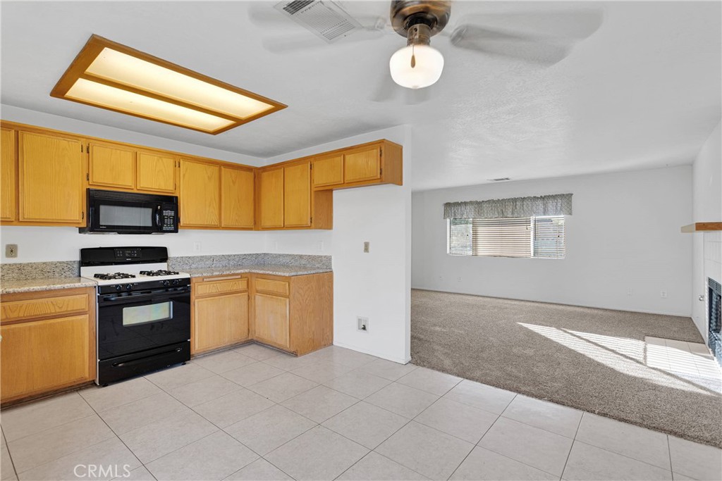14160 Ivanpah Road Property Photo 10