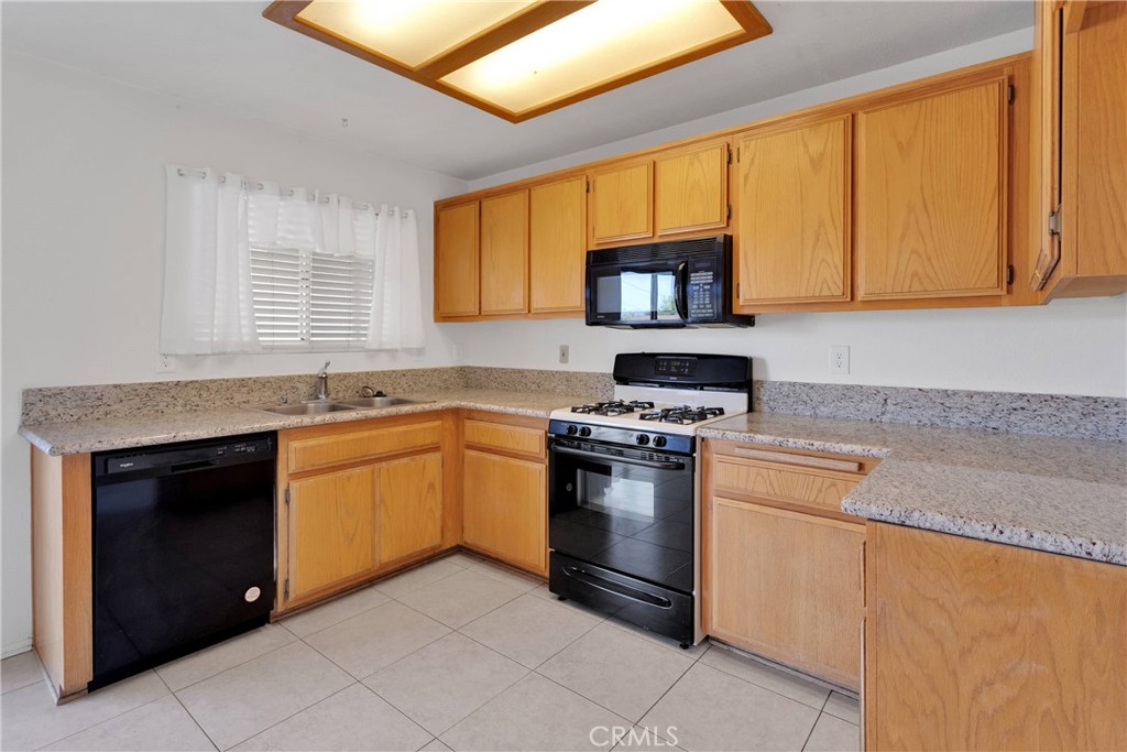 14160 Ivanpah Road Property Photo 13