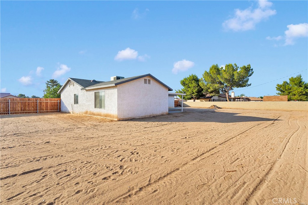 14160 Ivanpah Road Property Photo 31
