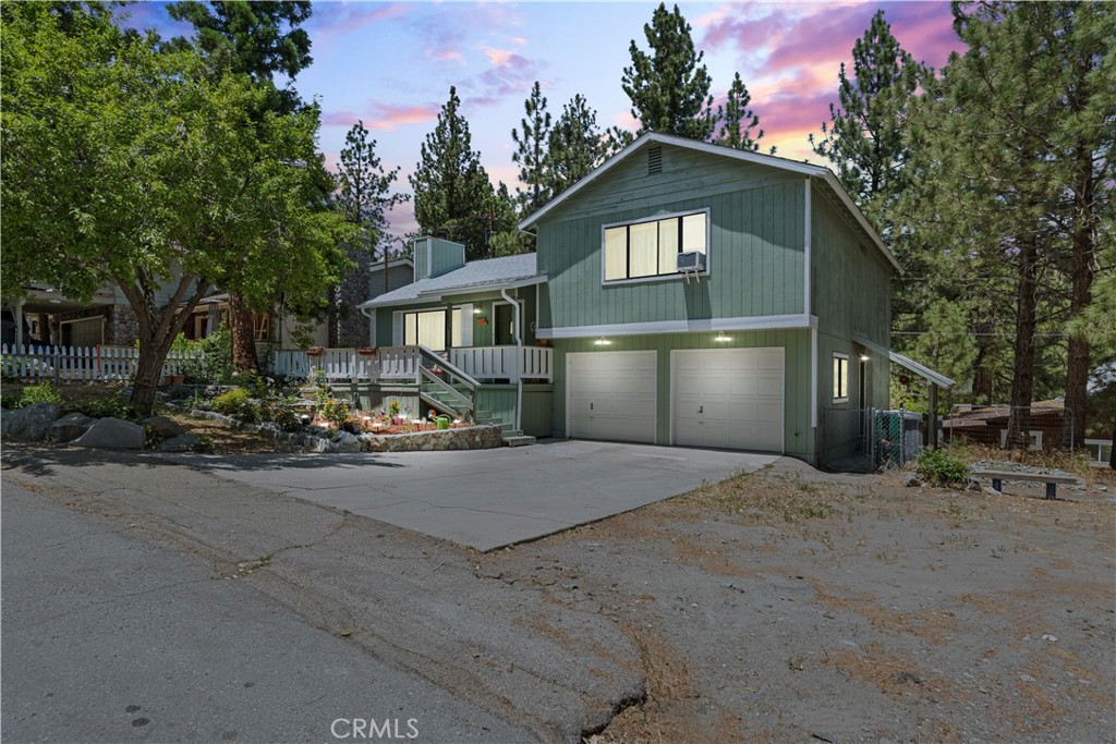1876 Sparrow Road Property Photo 1