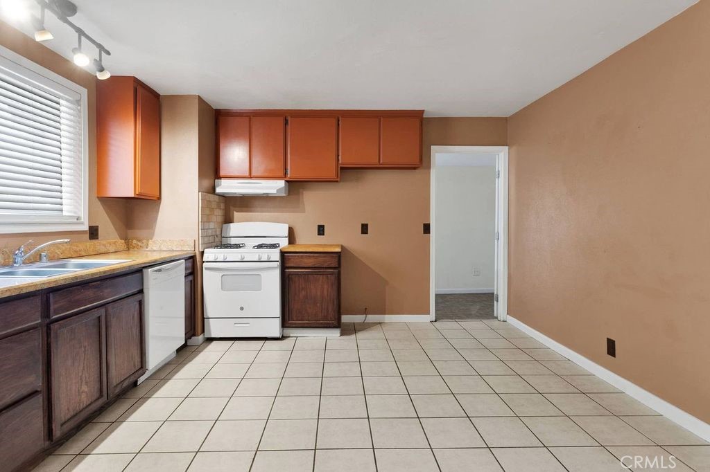10723 Portland Avenue Property Photo 10