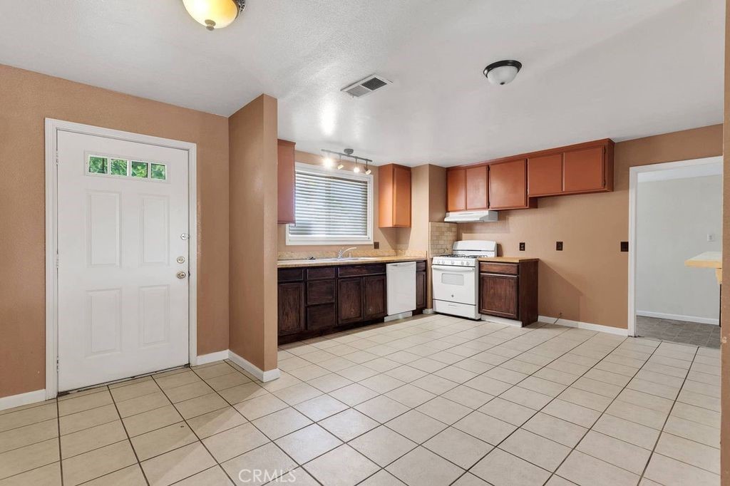 10723 Portland Avenue Property Photo 11