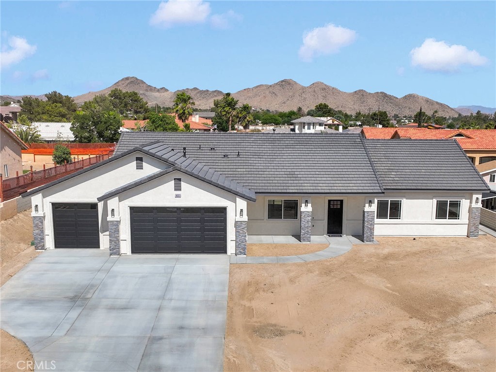 16323 Menahka Road Property Photo 3