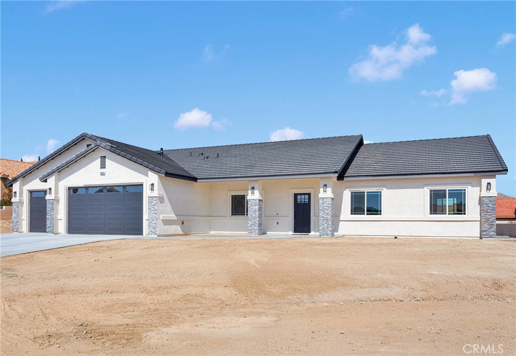 16323 Menahka Road Property Photo 4