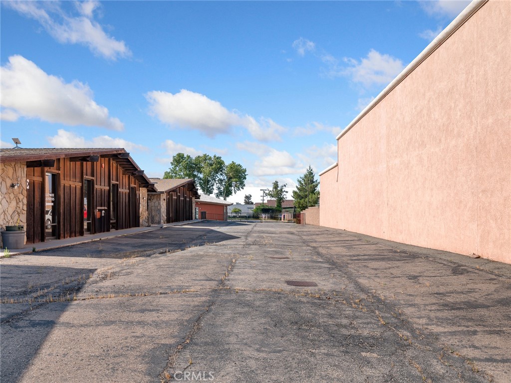 16925 Main Street Property Photo 10