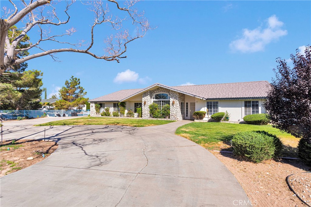 16912 Danbury Avenue Property Photo