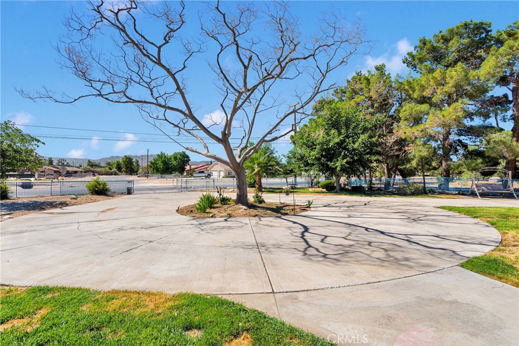 16912 Danbury Avenue Property Photo 3