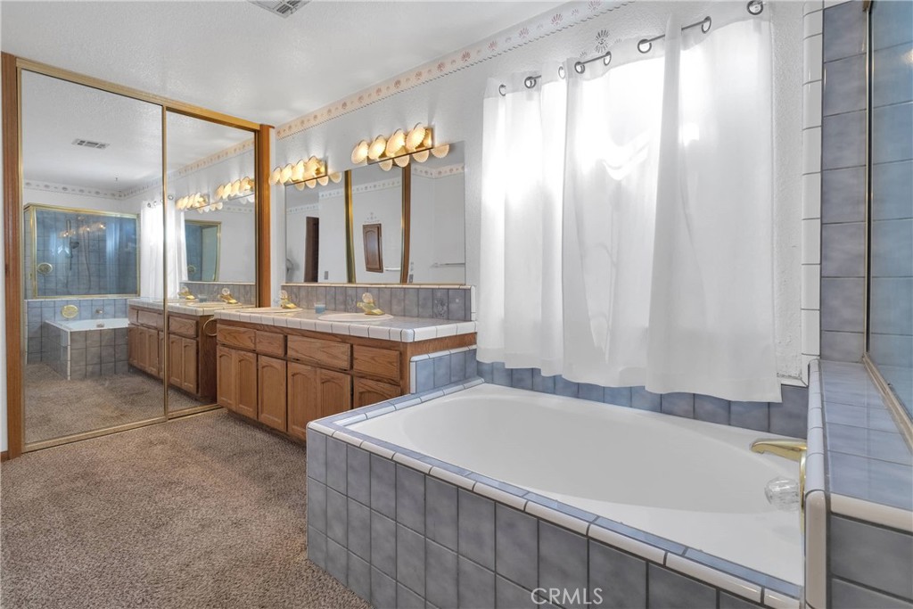 16912 Danbury Avenue Property Photo 13