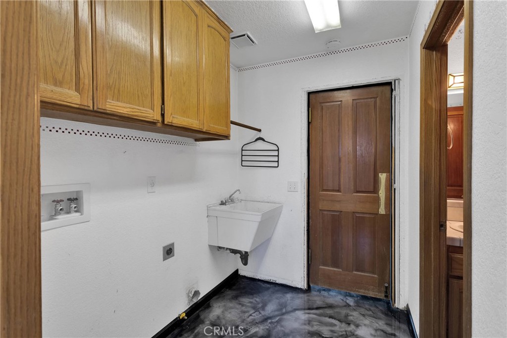 16912 Danbury Avenue Property Photo 16