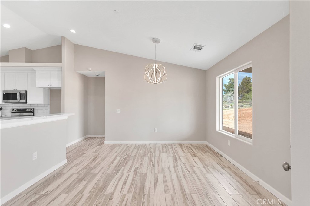 18420 Wisteria Street Property Photo 4