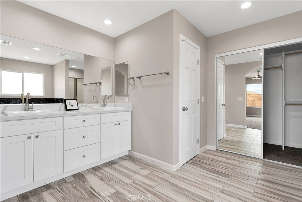 18420 Wisteria Street Property Photo 14