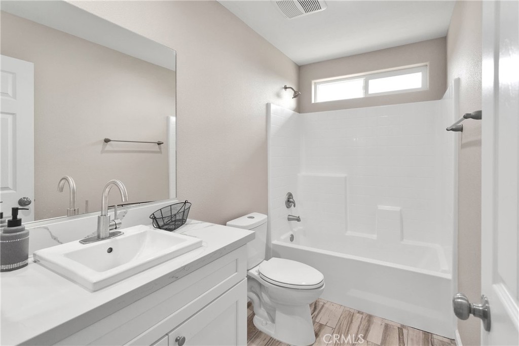 18420 Wisteria Street Property Photo 20