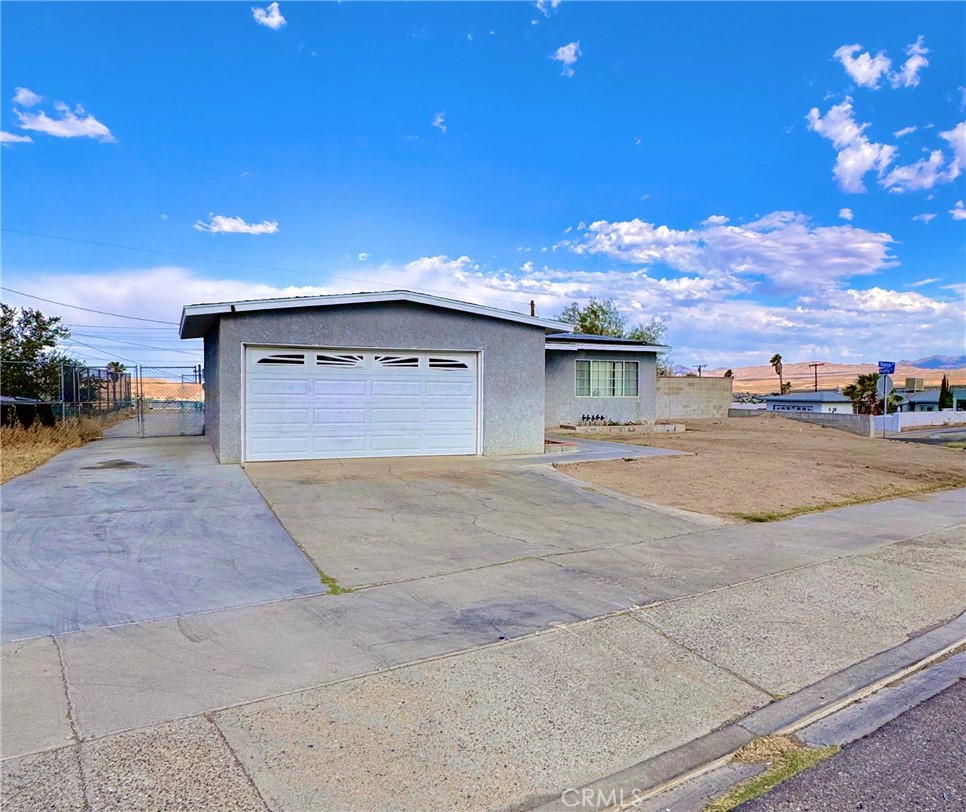 751 Yucca Avenue Property Photo 1