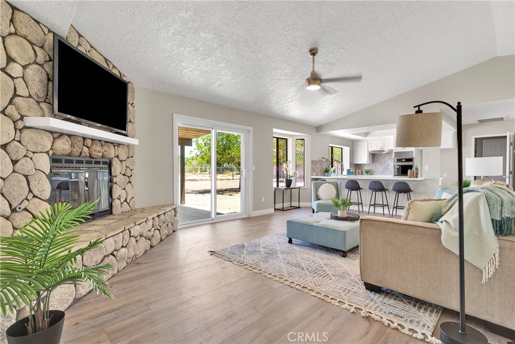 11969 Pinon Avenue Property Photo 3
