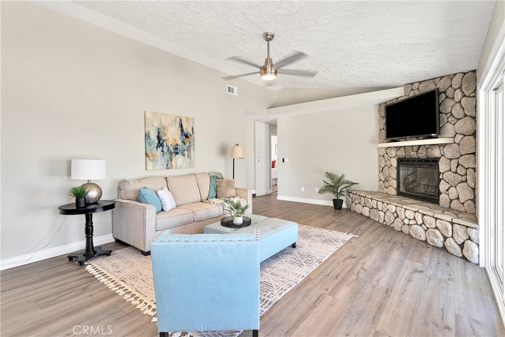 11969 Pinon Avenue Property Photo 5