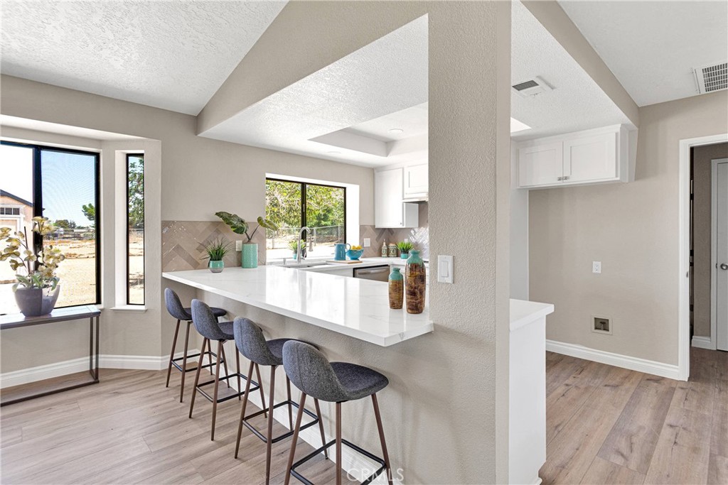 11969 Pinon Avenue Property Photo 8