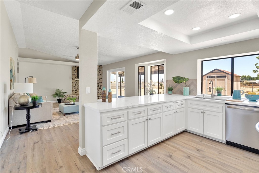 11969 Pinon Avenue Property Photo 10