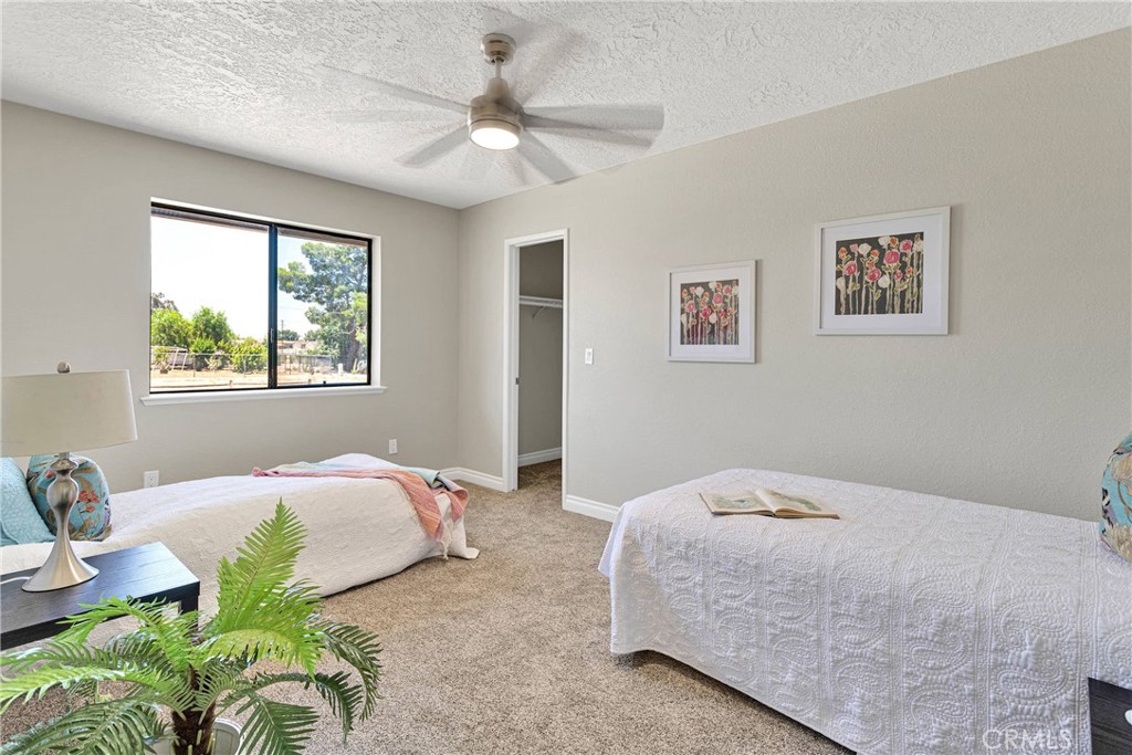 11969 Pinon Avenue Property Photo 18