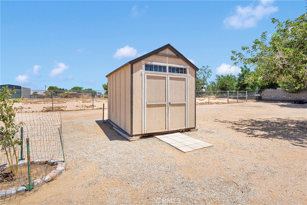 11969 Pinon Avenue Property Photo 31