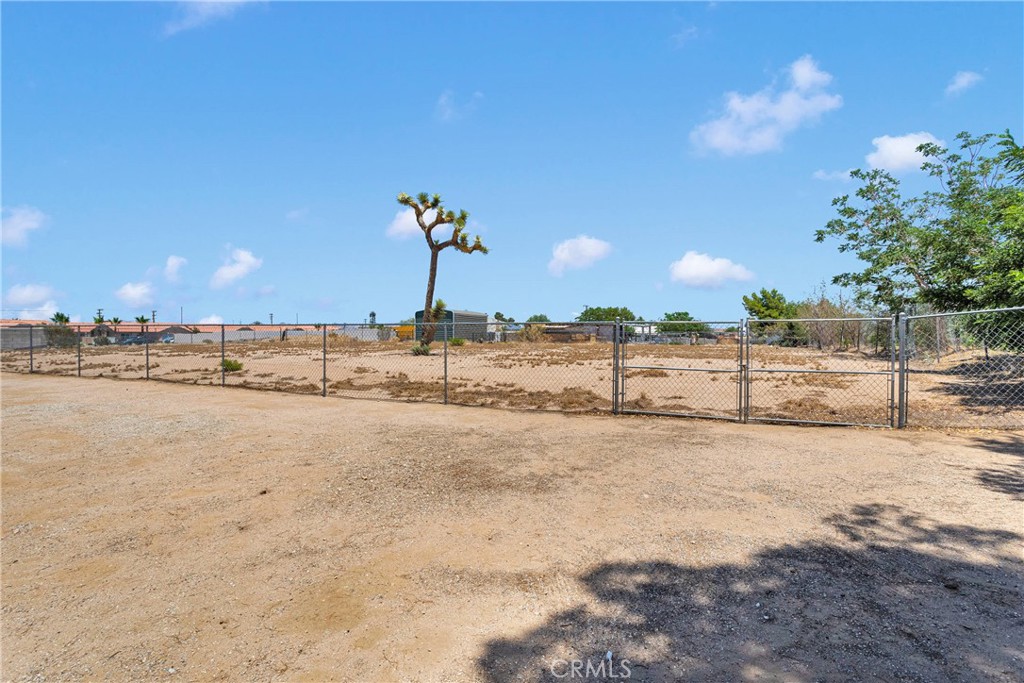 11969 Pinon Avenue Property Photo 32