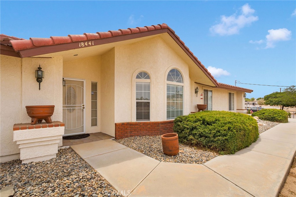 18441 Verano Street Property Photo 5