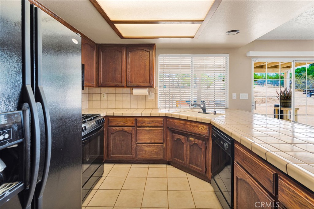 18441 Verano Street Property Photo 14
