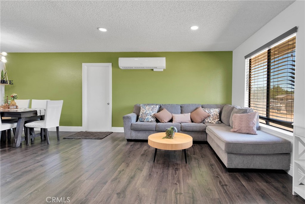 9754 5th Avenue Property Photo 8
