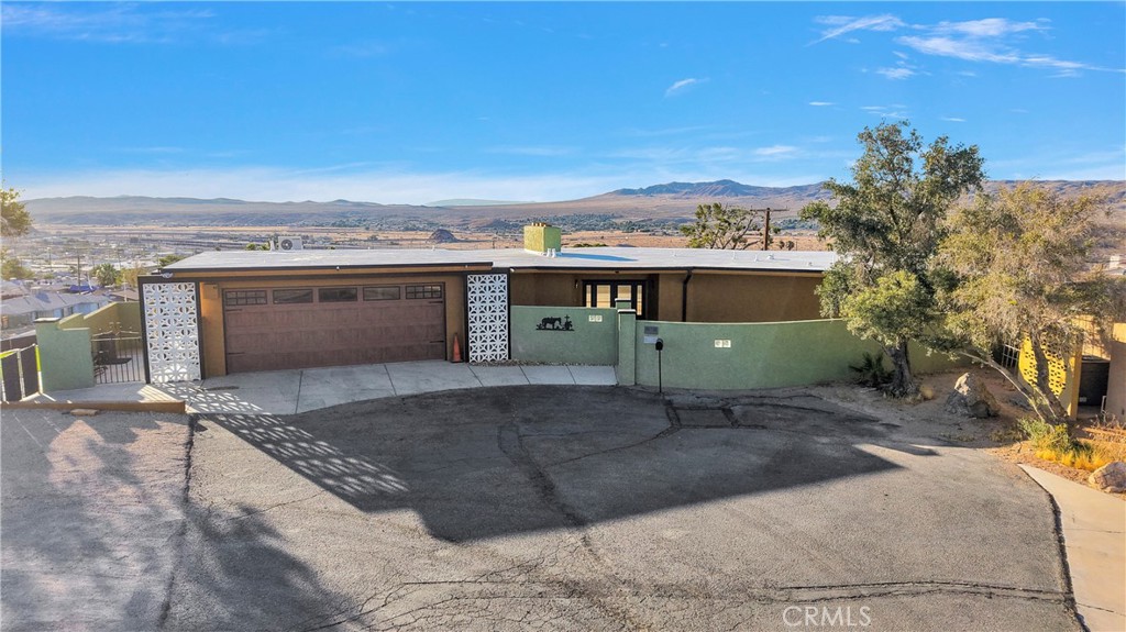10 Hill Top Property Photo