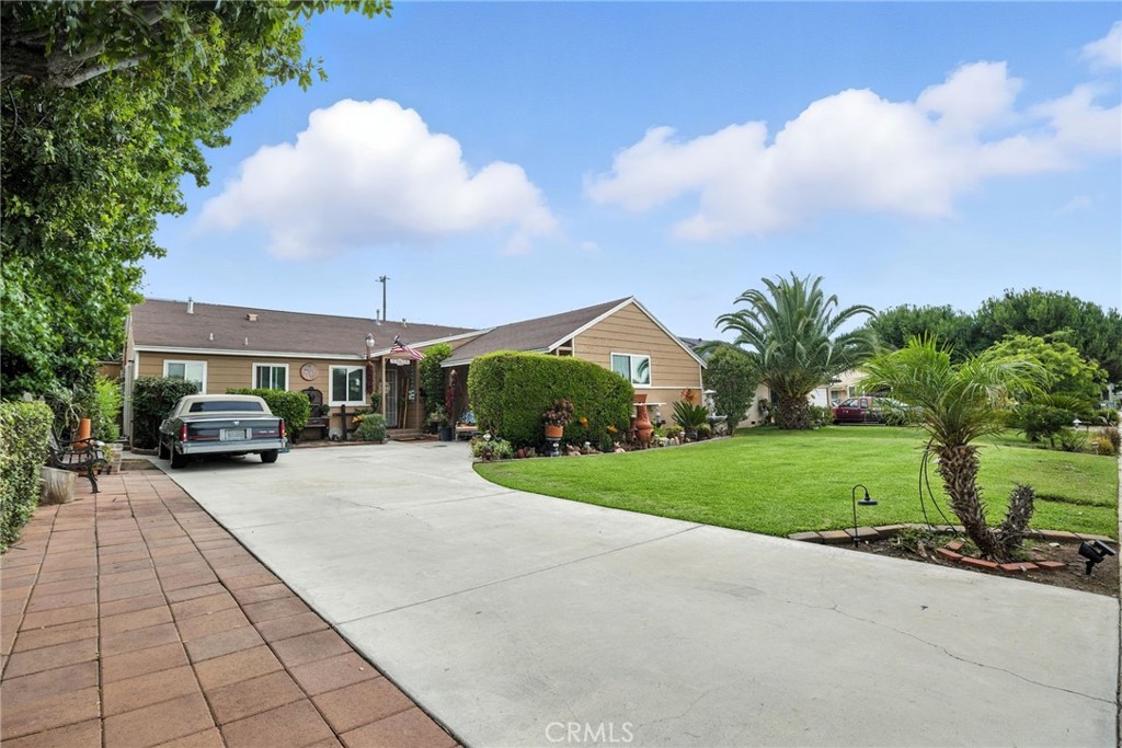 1570 Shirley Place Property Photo 1